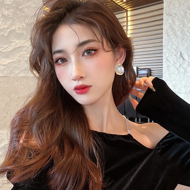 Anting Pejantan Mutiara Berwarna Berlian Imitasi Bulat Vintage woman Korean