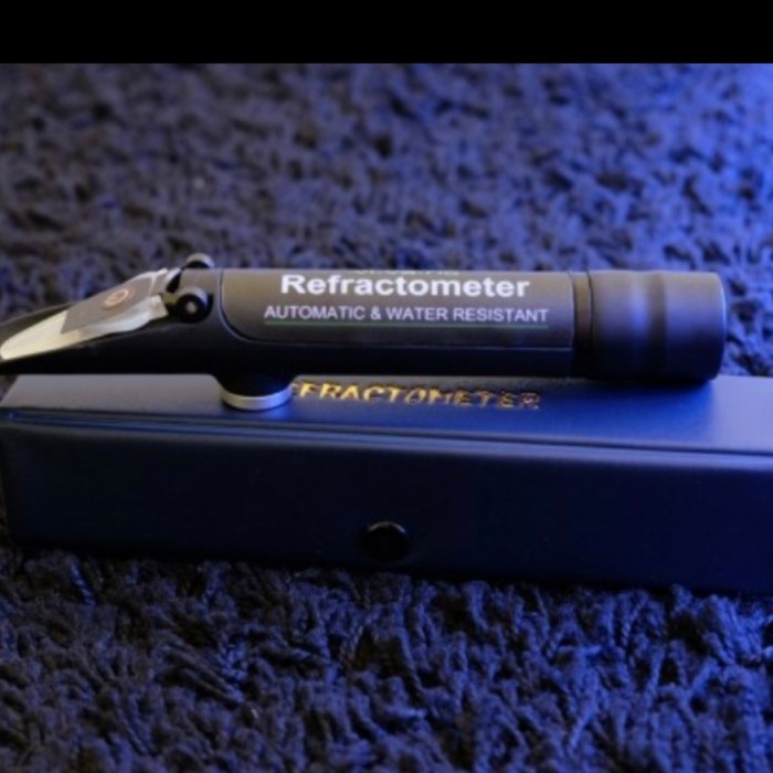 Vivaria refractometer salinity meter