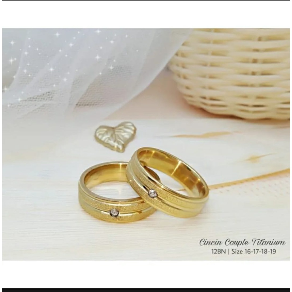 Cincin Couple Hitam Titanium Stainless Steel Pasir 2List Mata 1 Dan Sisi Rata Polos Anti Karat Selamanya Fashion Ring Pria Wanita Gaul Metal Gaya Kasual Elegan