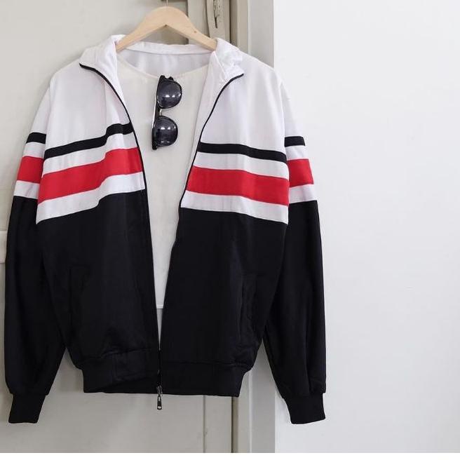 ➹ Jaket tracktop putih hitam garis merah ✼
