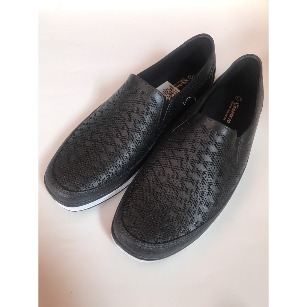 Sepatu Pantofel Karet ATT SAF 1164 Hitam-Putih