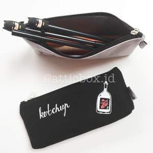 

Terlaris ✨ -Pencil Case Kanvas Love Hand Sign Korea- 2.2.23