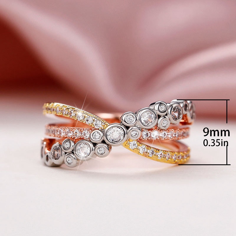 Cincin Kawin Wanita Desain Tiga Warna Mewah Bertatahkan Bling Putih Cubic Zirconia Fancy Cross Finger Rings Perhiasan Khusus Diminati