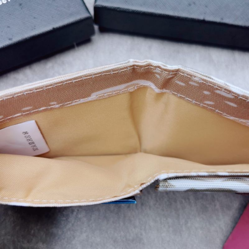 Wallet Undefeated Short Multipel Card Slot With Paperbag