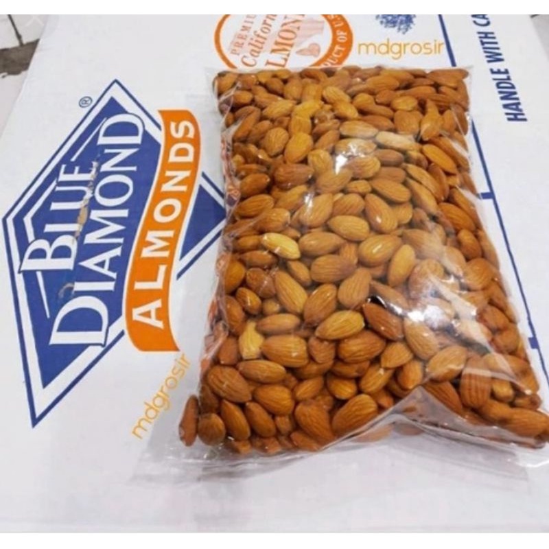 

Kacang almond premium 1 dus 10kg