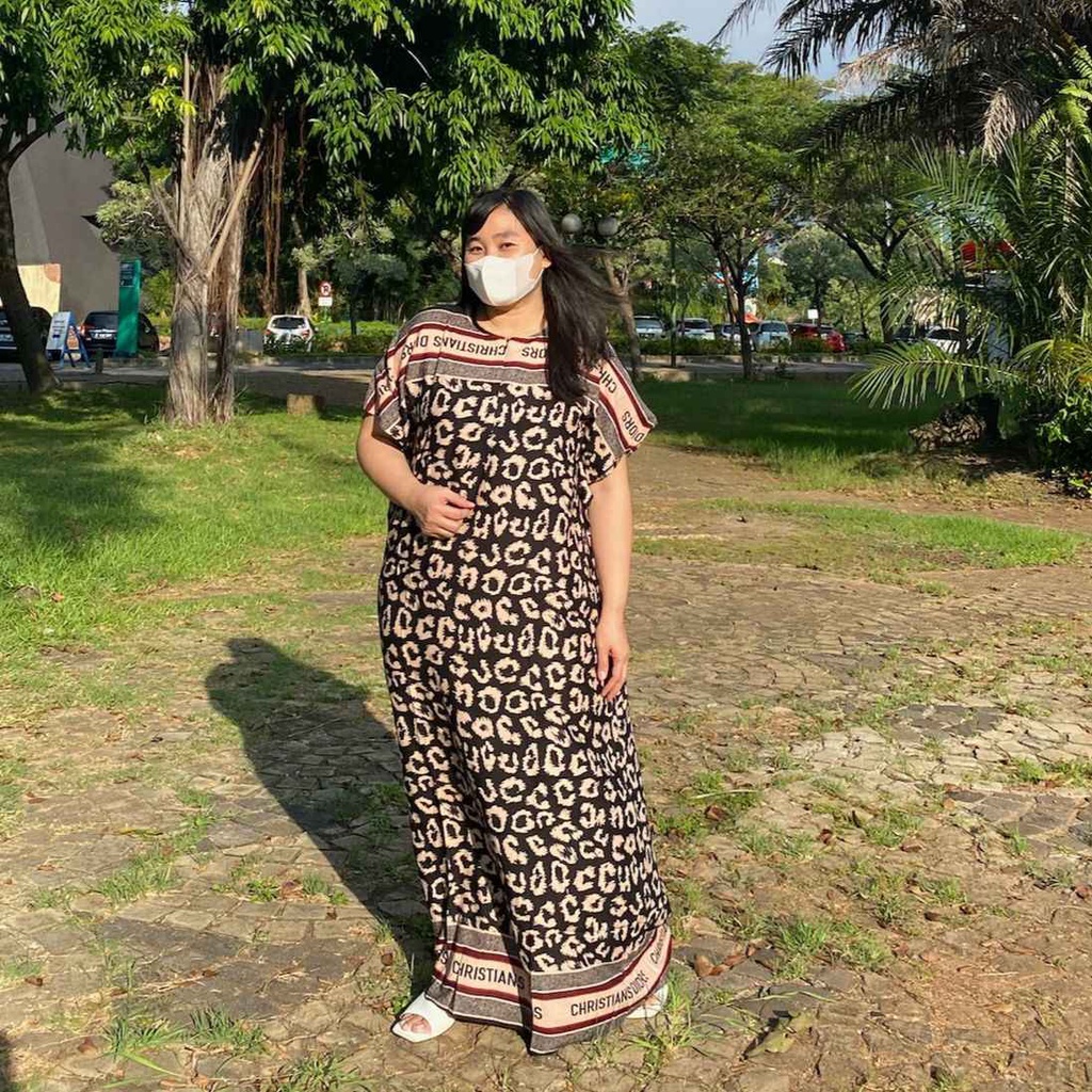 Kaftan busui friendly dengan seleting motif macan