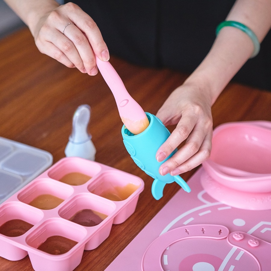 Marcus Marcus Feeding Spoon Dispenser Botol Sendok MPASI Silicone Rocket