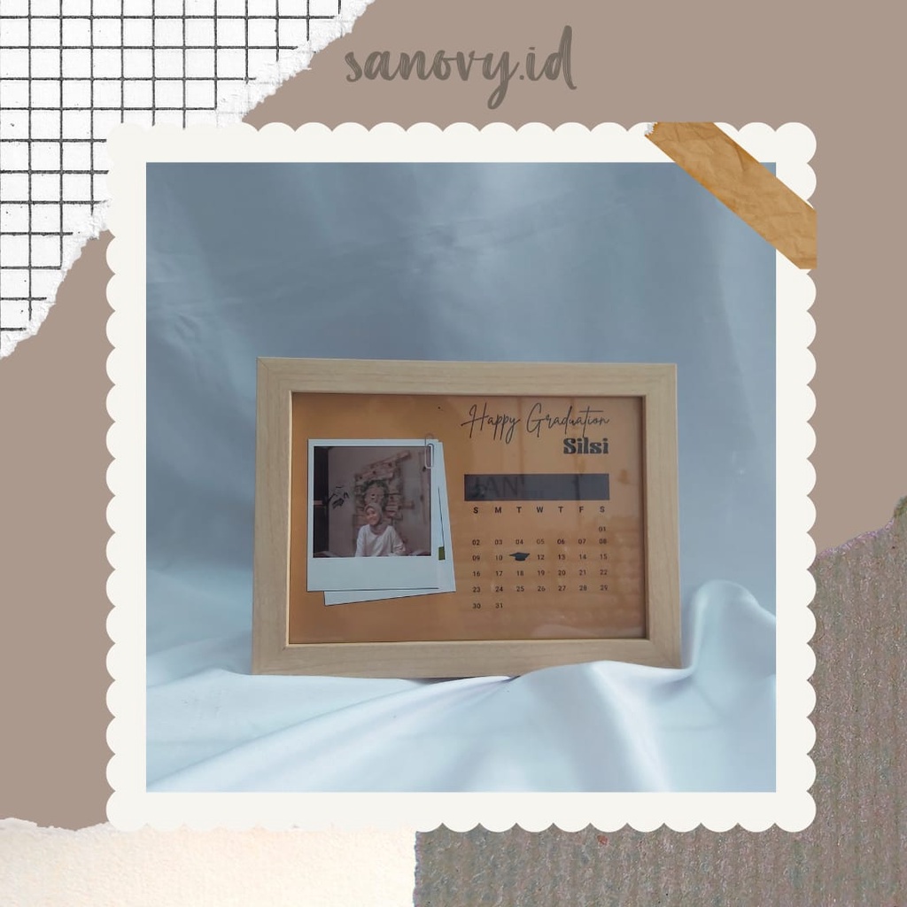 

kalender foto/pigura lucu/kalender custom/kado bingkai kalender custum/kado ulang tahun/graduation/anniversarry/wedding/bingkai foto