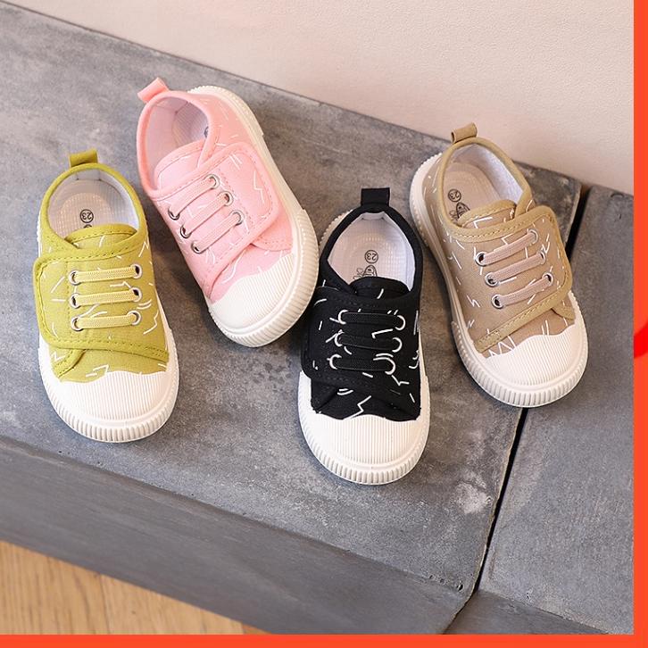 Spesial Edition 3-6 tahun Ukuran 23-28 anak-anak lembut bawah ringan sepatu kanvas velcro sepatu dat