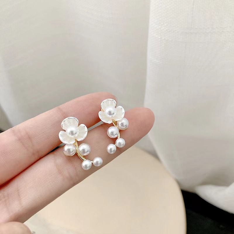 Gaya Girly Kreatif Segar Sederhana Anting Mutiara S925 Perak Jarum Unik Elegan Indah Anting Bunga