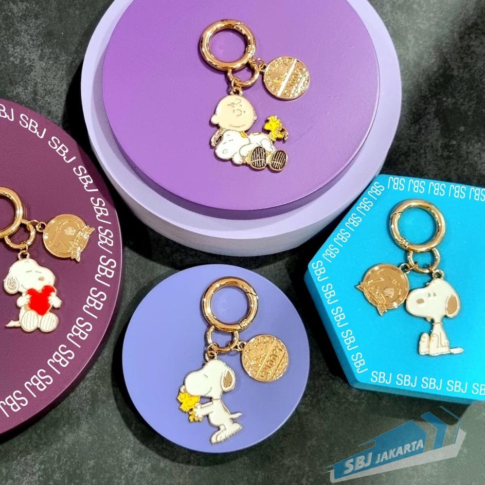 id3u8Ti Gantungan kunci aksesoris Tas keychain Snoopy Peanuts Original