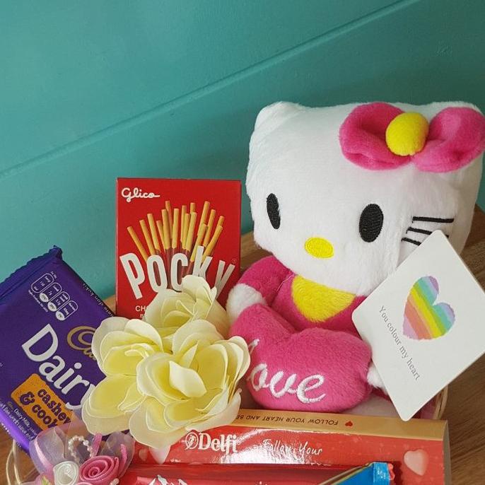 

Spesial Valentine Day Kado/Hampers/Coklat/Boneka Valentine - Hello Kitty In Love