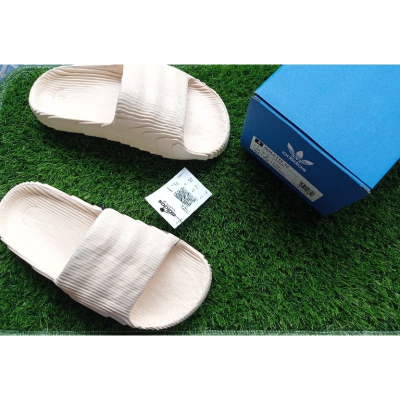 Sandal Slop Wanita Terbaru Adilette Sandal Selop Cewek Kekinian Sendal Slip On Cewe Casual Sporty Empuk