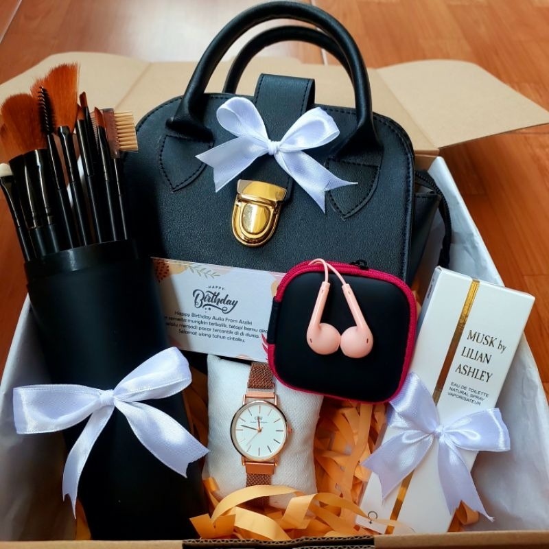 (Paket Slingbag) giftbox hampers cewek jam tangan set alat make up untuk ulang tahun anniversary