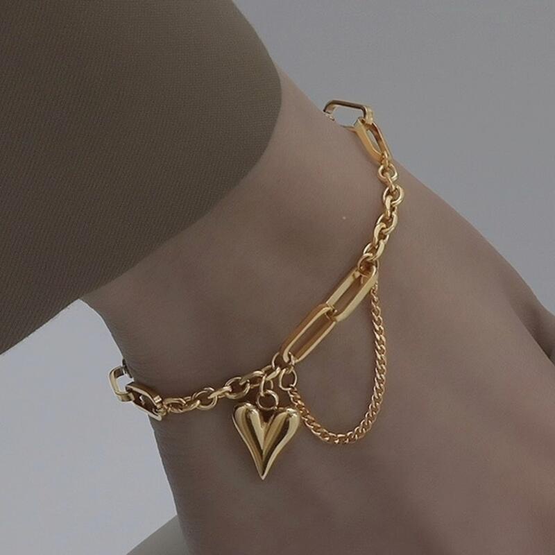 Gelang Titanium steel Wanita anti Karat Tidak Luntur Emas 18K love Liontin Aksesoris