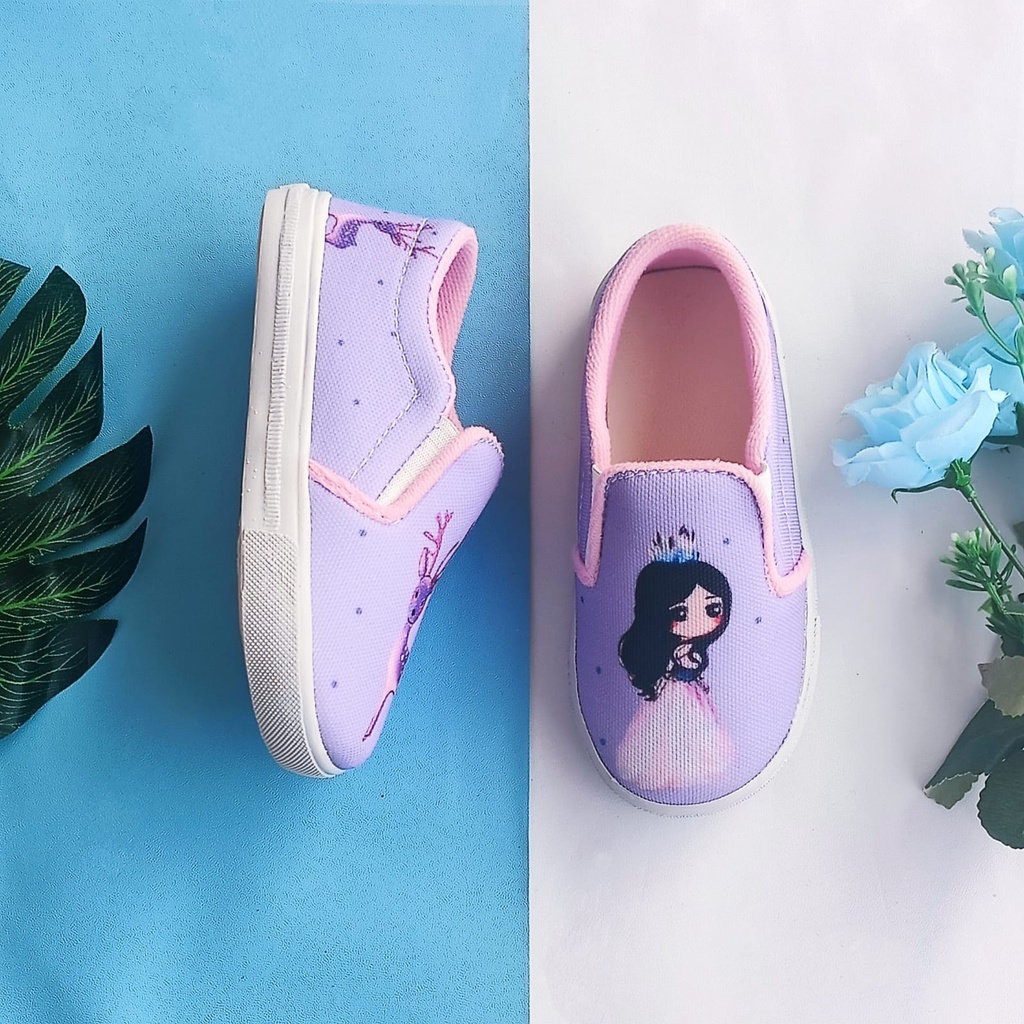 Sepatu anak perempuan karakter putri unggu