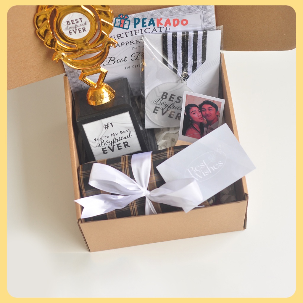 Hampers Paket Kado Cowok Cewek Muslim Piala Medali Hijab Sarung Pria Gift Box Ulang Tahun Ultah Lebaran