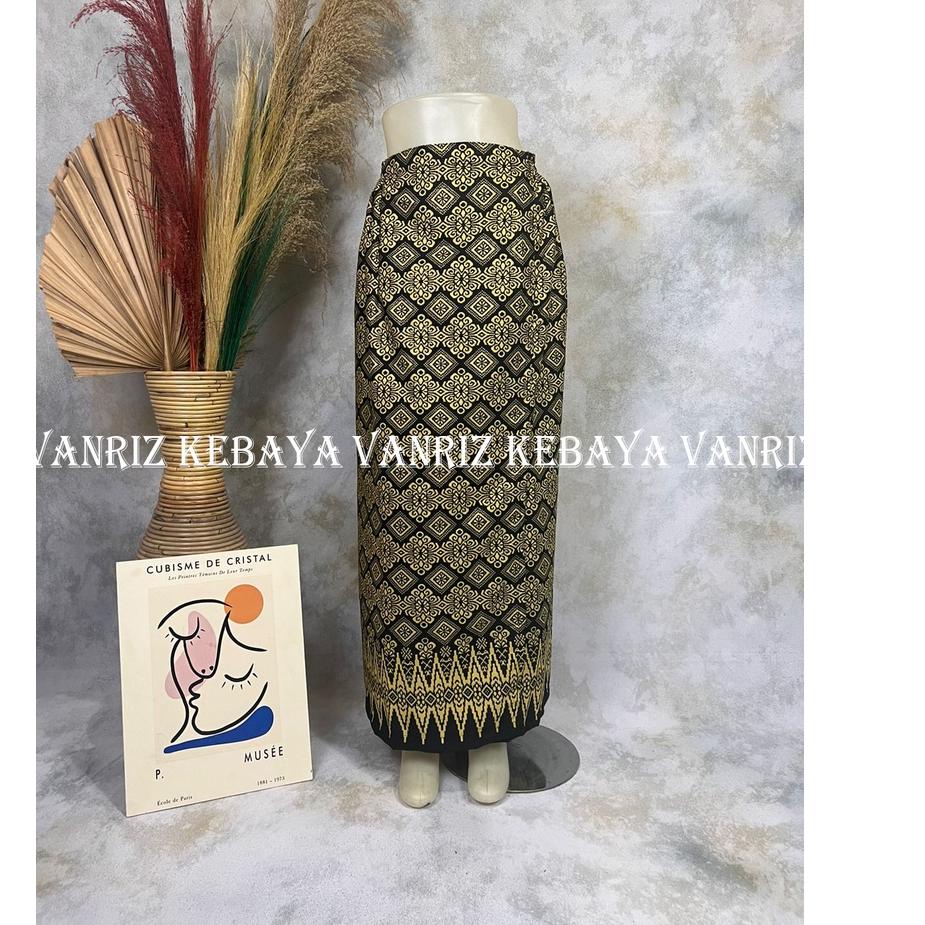 ➬ ROK SPAN BATIK//ROK BATIK SPAN//ROK SPAN DALAMAN FURINGBELAH TENGAH RESLETING BELAKANG ✳