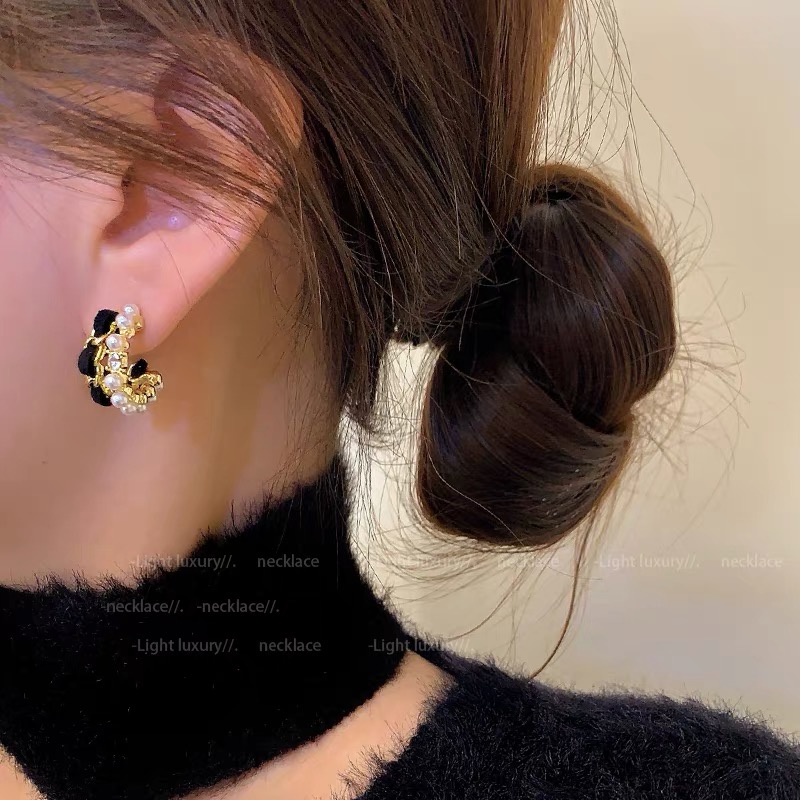 Anting Hitam Retro Hati Indah Square Pearl Stud Earrings2023Aksesoris Fashion Wanita Baru