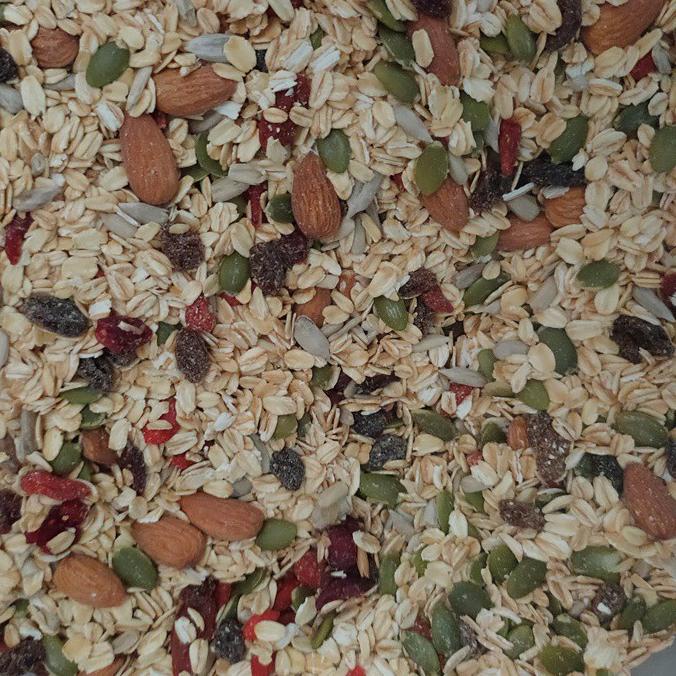 

◙ 1000gr Muesli Gembira : rolled oat, sunflower, pumpkin, almond, dark raisin, cranberry & gojiberry Varian Mentah/ Roasted ✾