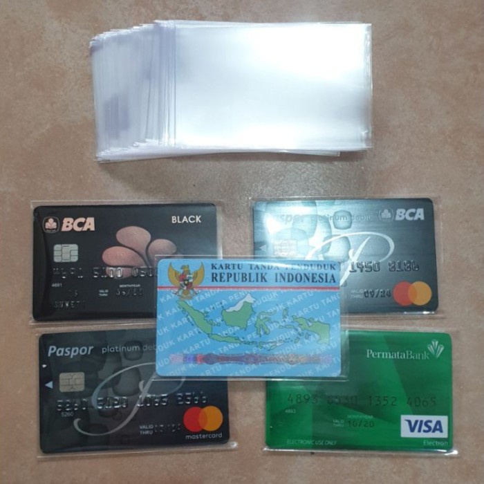 

Plastik pelindung ATM / SIM / KTP / Kartu Nama Cover pelindung card on