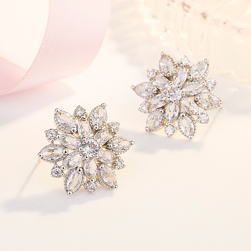 Anting Zircon Bentuk Bunga Matahari Sun Flower | Anting Tusuk Bentuk Snowflake Aksen Berlian Imitasi Untuk Wanita | Aksesoris Wanita | Sendok Garpu Bahan Stainless Steel | Bahan Titanium Steel