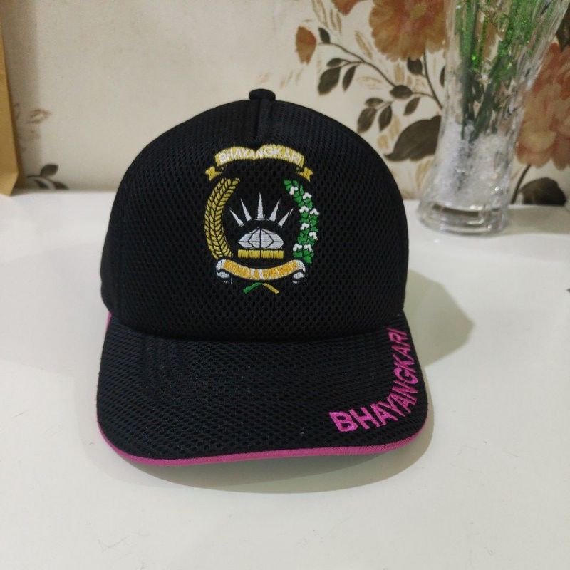 topi olahraga bhayangkari