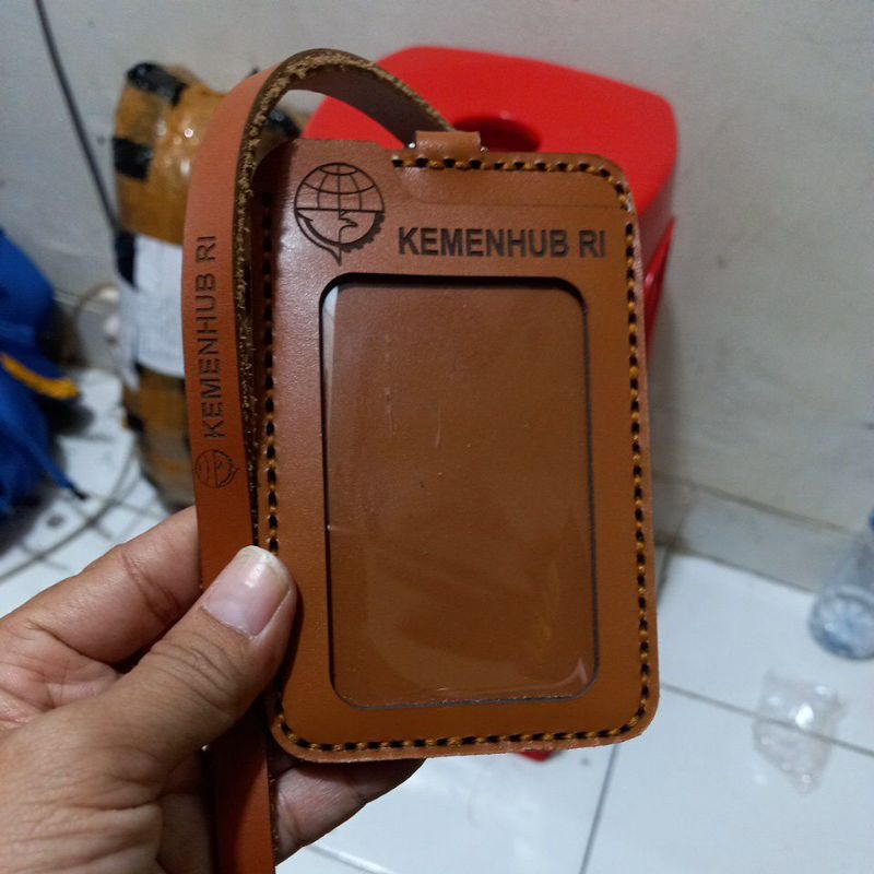 

Name tag id cad Holder KEMENHUB (Asli Kulit)