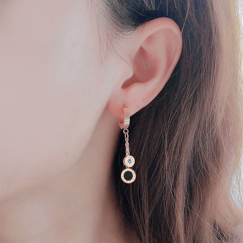 Anting Bahan Titanium Steel Desain Angka Romawi Untuk Wanita