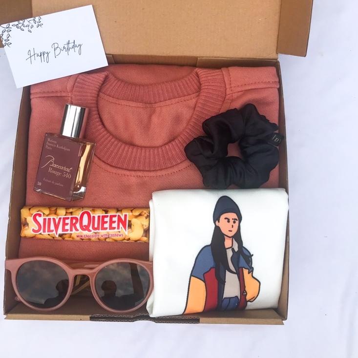 

✨MEN SALE✨ [SWEATER] GIFTBOX CEWE / SWEATER CEWEK / KADO CEWEK / KADO PACAR / ANNIVERSARY / VALENTINE / HAMPERS CEWEK / KADO DOI / KADO OOTD gas !!