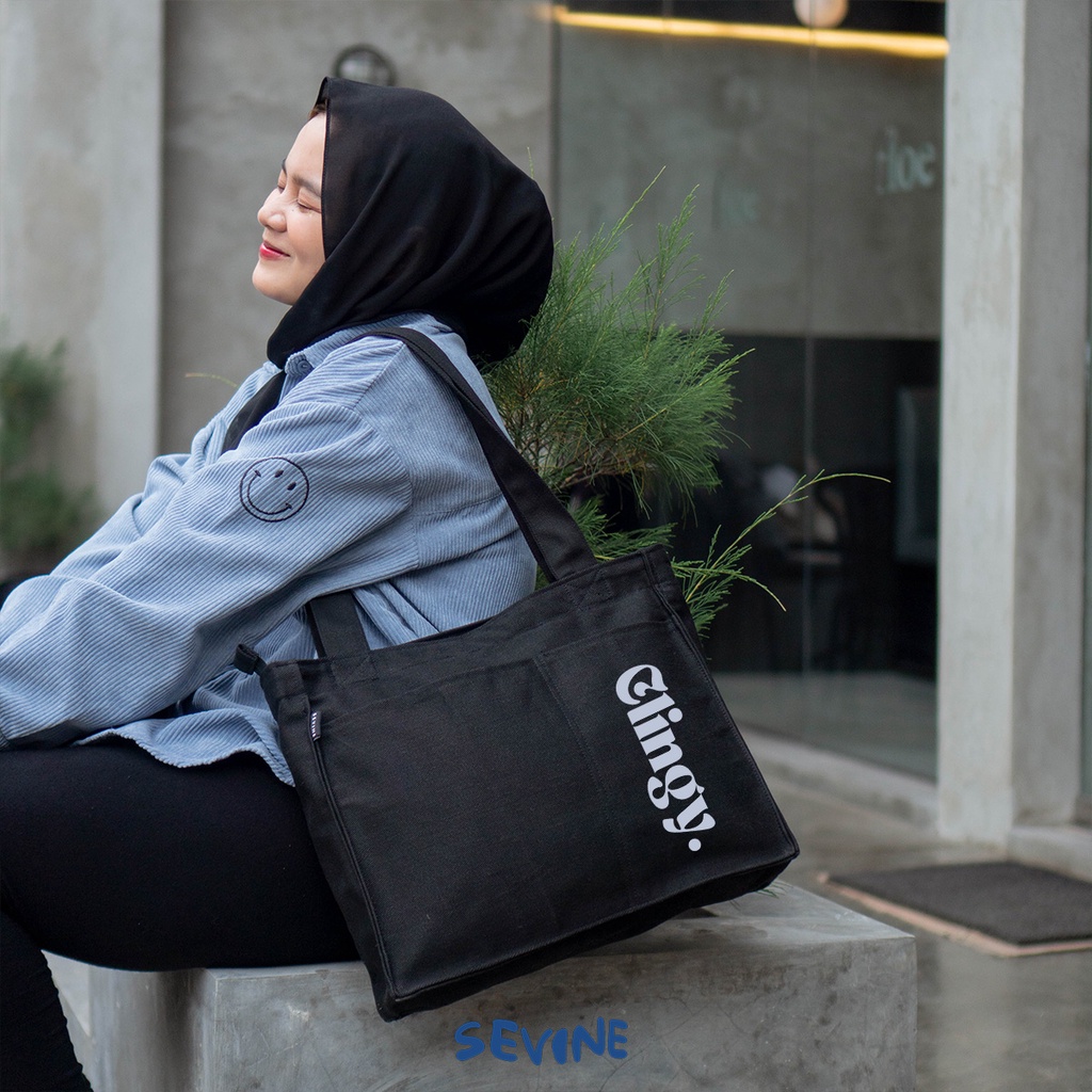 Sevine Totebag Kanvas Rebecca Tas Wanita Tote Bag Kuliah Sekolah Sekat Laptop Hitam Elegan Aesthetic - BD