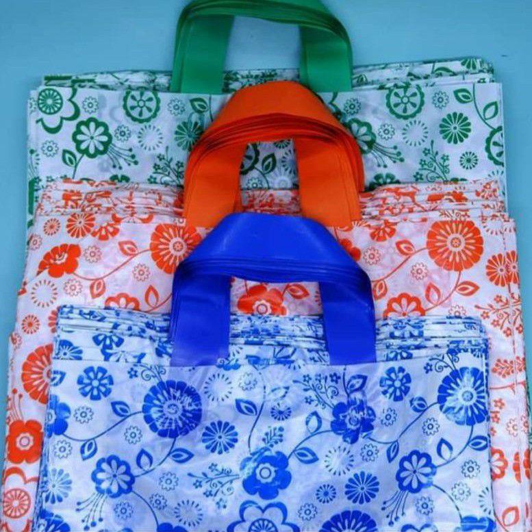 

T22 *30x32* KANTONG PLASTIK / SOFT HANDLE BAG MOTIF / 30X32(1 pack isi 50pcs) TERBARU ㍐
