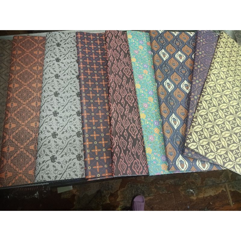 

Kertas Kado Batik