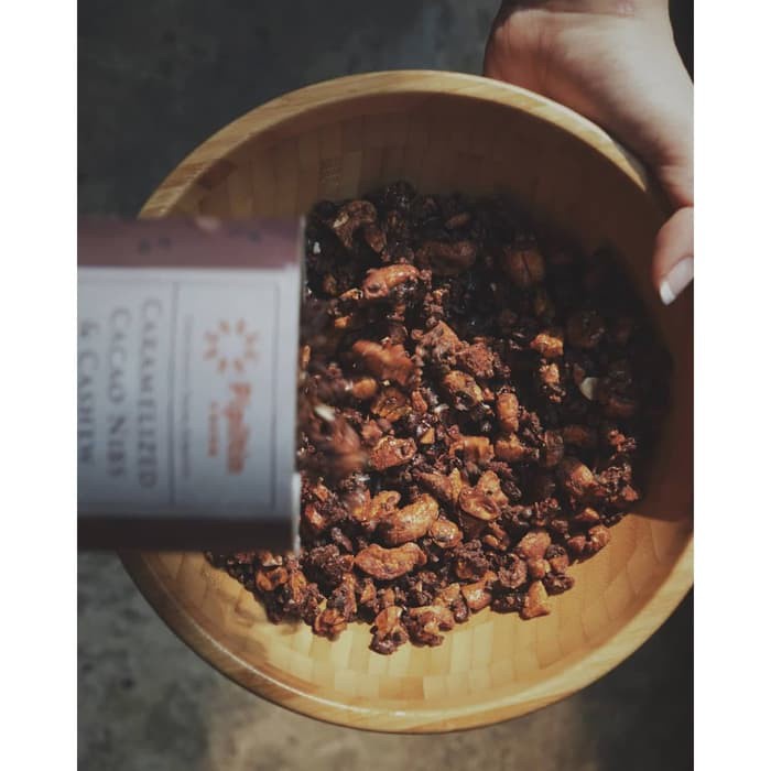 

✨NEW✨ -Pipiltin Cocoa Cemilan Snack Coklat - Chocolate Caramelized Cacao Nibs&Cashew- 1.1.23