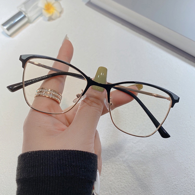 Kacamata Cat Eye Photochromic Anti Radiasi Frame Stainless Steel Untuk Wanita