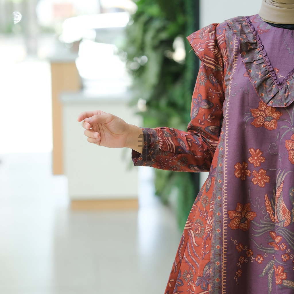 FITTINGROOM11 Blouse Batik - Haya Batik Cokelat