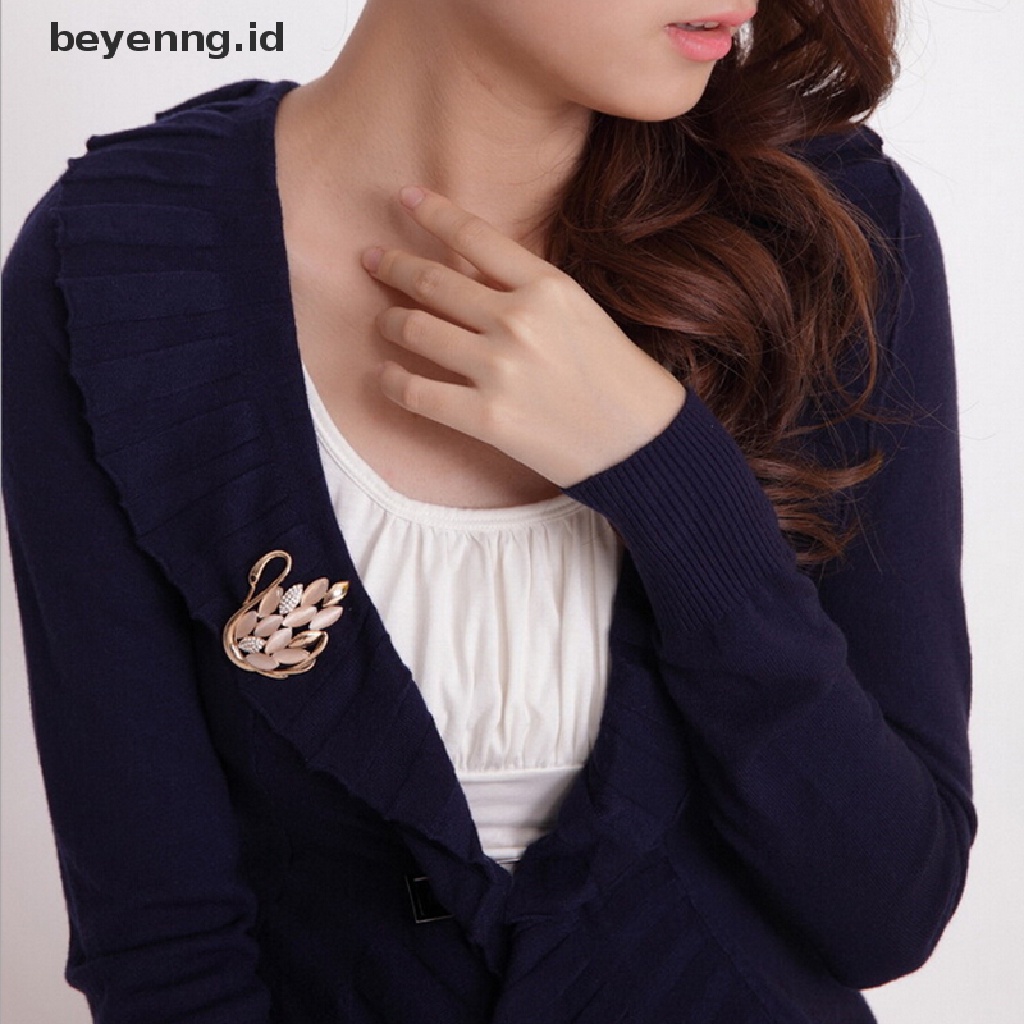 Beyen Trendy Elegan Motif Angsa Berlian Imitasi Bros Pin Kristal Bros Pin Klip ID