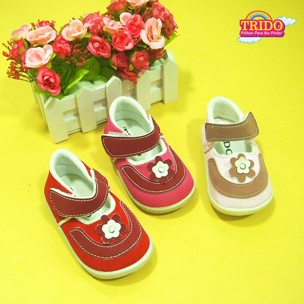 Sepatu bayi bunyi anak perempuan usia 1-3 tahun / sepatu bayi murah / sepatu anak bunyi