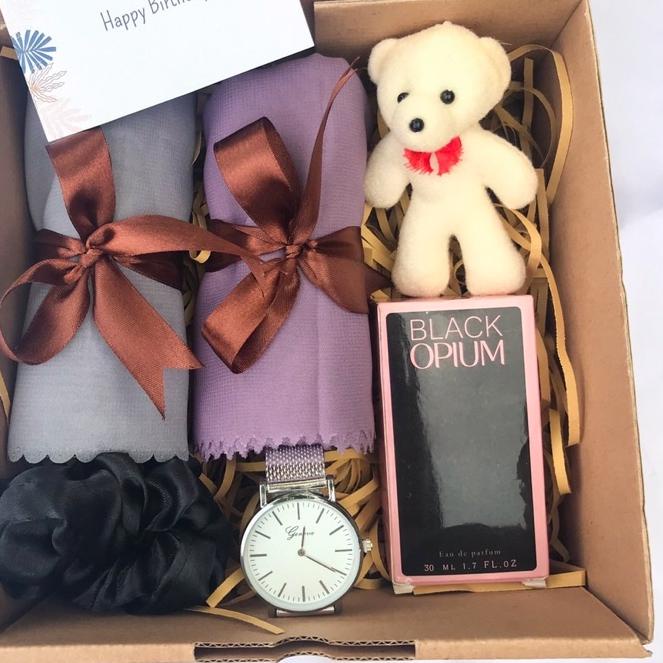 

✭ [PART 2] GIFTBOX HIJAB / KADO CEWEK / KADO PACAR / HAMPERS RAMADHAN / HAMPERS HIJAB JAM SCRUNCHIE PARFUM CARD HOLDER ➮