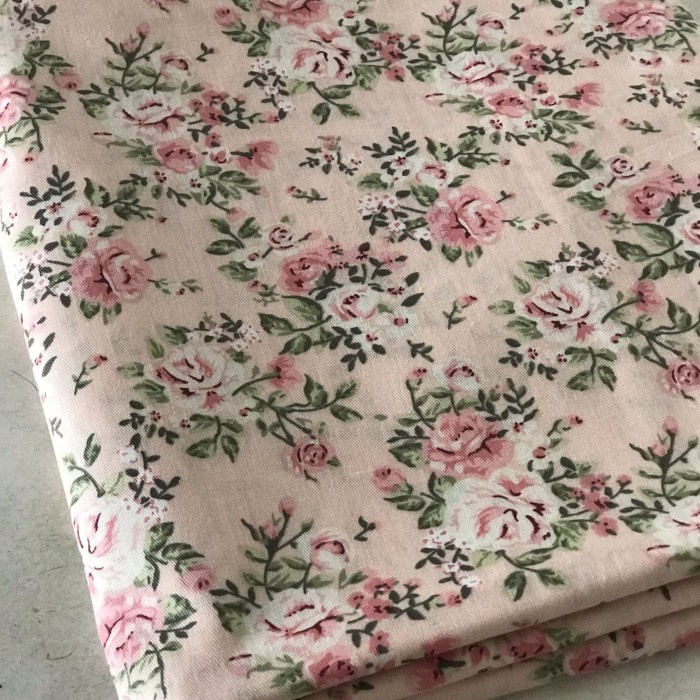 Kain katun jepang perca motif bunga kecil peach cream hijau 1/2 meter - Peach