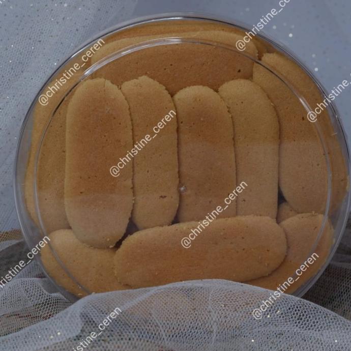 

Kue kering (lidah kucing wisman)