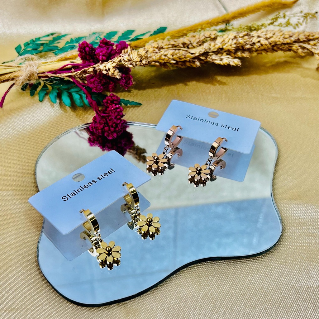 Anting Titanium Motif Flower Polos JH013