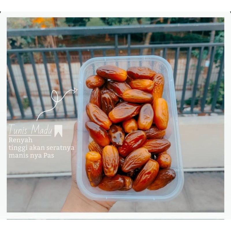 

KURMA Tunis Madu