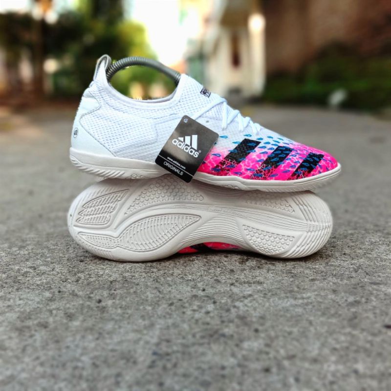 Sepatu Futsal Boot Adidas Predator Putih Pink Free Kaoskaki