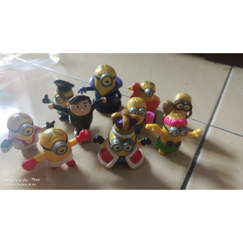happy meal mcd figure minions