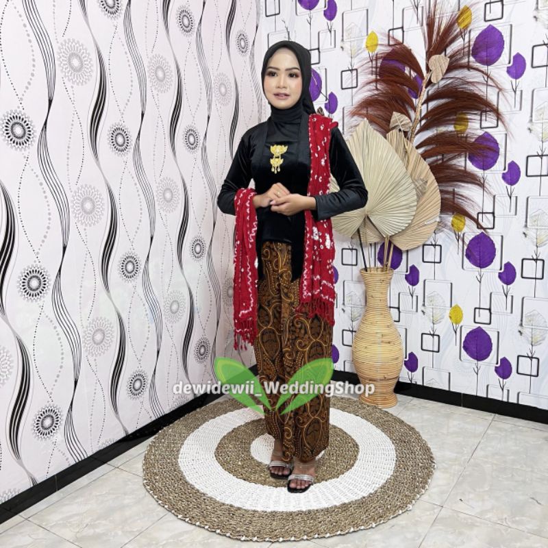 [1set] Kebaya + Jarik Instan + Selendang Jumputan  || Model Padma - Motif Uwer