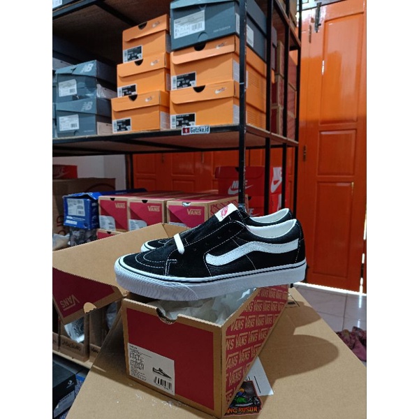 VANS SK8 LOW BLACK TRUE WHITE BW ORIGINAL RESMI NAVYA