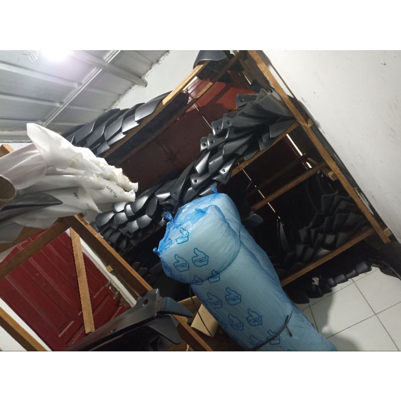 SPOILER CRV 2007-2011  BAHAN PLASTIK ABS TANPA CAT