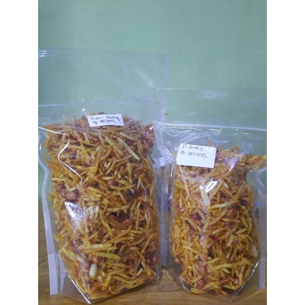 

Keripik Kentang Ma'Nuy 1/4 Kg (Kentang Mustofa)