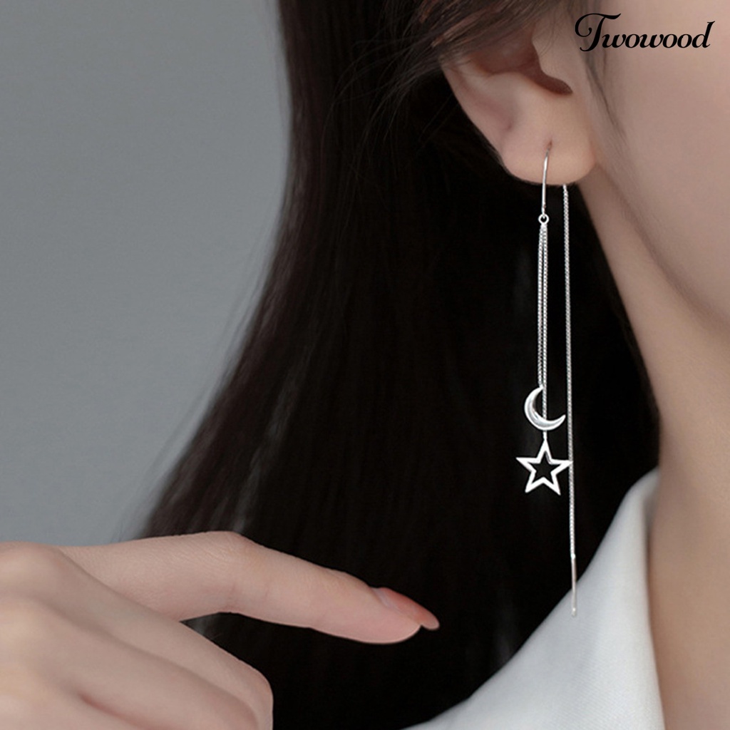 Twowood 1pasang Anting Menjuntai Warna Perak Jumbai Super Panjang Mungil Bintang Bulan Liontin Wanita Linear Earrings Fashion Jewelry